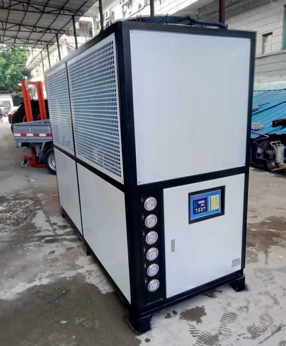 30HP एअर कूल्ड चिलर वेळेवर वितरित